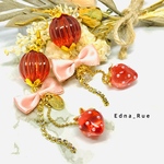 ストロベリーキャンディー🍓ピアス(イヤリング・ノンホール樹脂変更可) 金属アレルギー対応 送料無料 パーツ変更無料　アシンメトリー