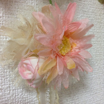 送料無料 パステルカラーピンクと白のコサージュ