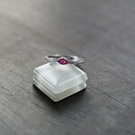 ルビー　ホリゾンタル　３CZラインリング　SILVER925