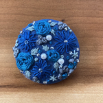 ビーズ刺繍くるみボタン（ヘアゴム/ブローチ）