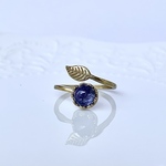 タンザナイト 紫色のお花のリング　Minette☆ RING017   ＊ 天然石 ＊   サイズフリー　指輪