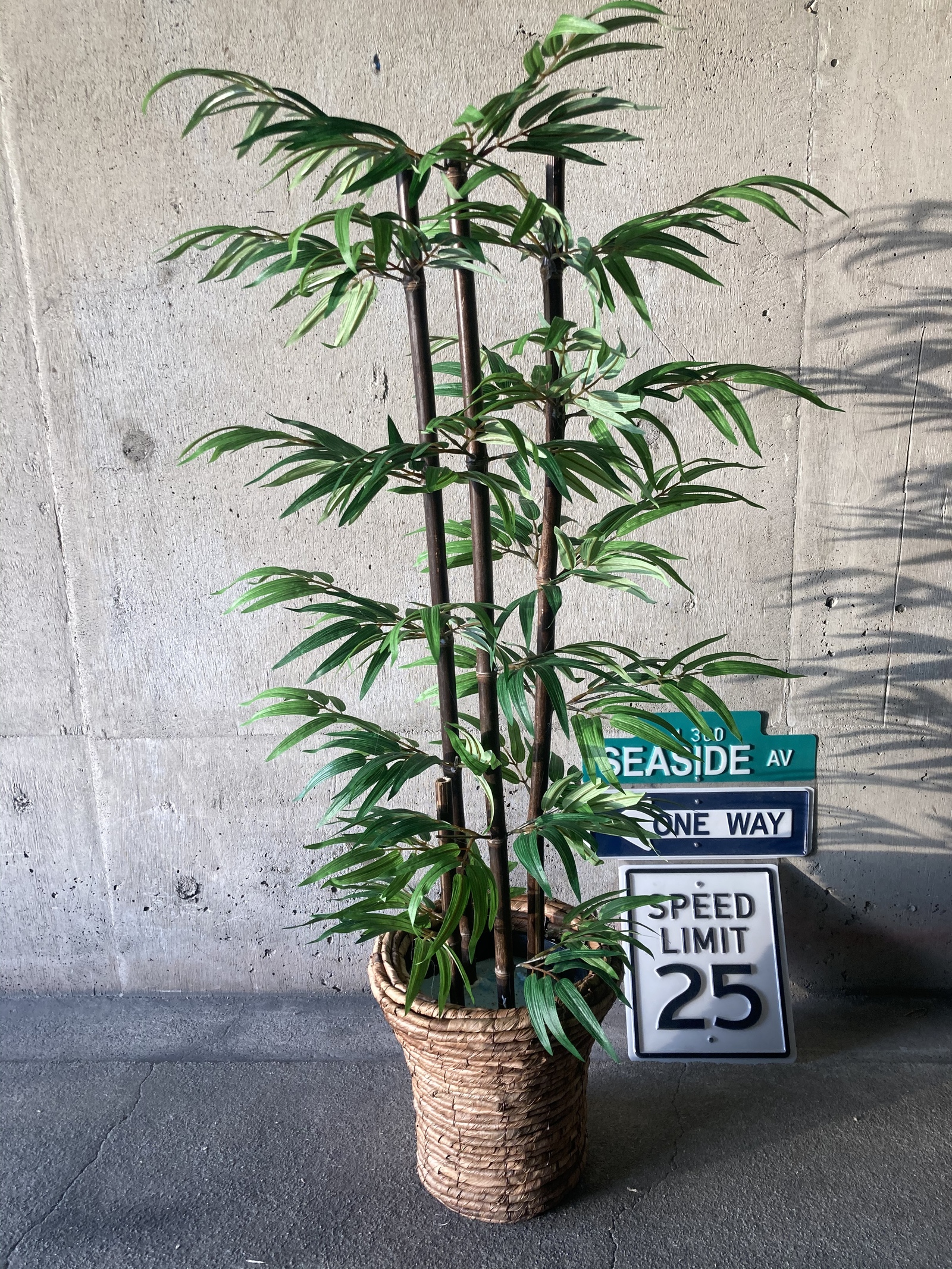 光触媒　人工観葉植物　ウォールグリーン　フェイク　フラワー　黒竹花器付
