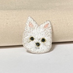 【 オーダー 】立ち耳マルチーズの女の子 刺繍ブローチ ハンドメイド kagisippo7 かぎしっぽ
