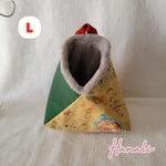 「モモンガの隠れ家」triangle~三角ポーチL/カフェ・オ・レ、コーヒー、ドリンク柄~モスグリーン