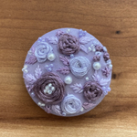 ビーズ刺繍くるみボタン（ヘアゴム/ブローチ）