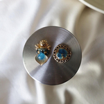 【残り1点‼️】vintage blue asymmetry designアンティーク  レトロ  モダン　モード　モノトーン　シルバー　シェル　黒蝶貝　春　夏　ピアス　イヤリング　