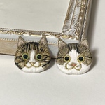 【 オーダー 】キジ白猫さんの刺繍ブローチ 大サイズ  ハンドメイド kagisippo7 