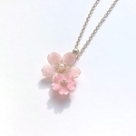 二色の桜のネックレス