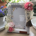 ミニ薔薇のフォトフレーム★写真立て　手編み　チュールモチーフ　レース編み　ビジュー