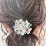 小ぶりな桜の髪飾り🌸白　ピンク