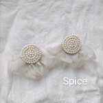 ふわふわ可愛い‎‪𓍯 ‬アイボリーandグリーン シフォン タッセル ピアス or イヤリング。