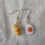 □目玉焼き×クロワッサンのピアス□
