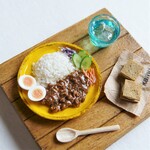 スパイシーなカレープレート　ミニチュア