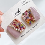 《再販❣》ピアス　バイカラー　レジン　レジンピアス　レジンアクセサリー　レジンアクセ　お花ピアス　ドライフラワー