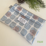 マルチポーチ　四角い水玉(水色)