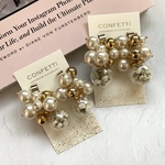 かすみ草ドームとつぶつぶパールのピアス イヤリング