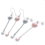 桜と花弁のピアス -間にチェーン-