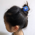 絨毯のようなお花ヘアゴム　ブルー
