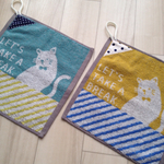 おめかしネコのループ付きタオル