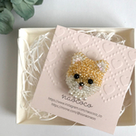 ポメラニアンのビーズ刺繍ブローチ