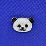 パンダのビーズ刺繍ブローチ