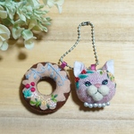 3/20(日)16:00〜販売開始 cat & donut  〜flower garden〜 猫の刺繍キーホルダー