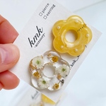 《再販4❣》ピアス　ミモザ　アシンメトリー　パステルイエロー　レジン　レジンアクセ　レジンアクセサリー　レジンピアス　ドライフラワーピアス　ドライフラワー　お花ピアス　お花　ミモザピアス