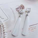 再販　再販　Bridal  ビジューと揺れるタッセル　ピアス　ウェディング/ブライダル/フォーマル/結婚式/タッセル/ウェディングピアス　ブライダルピアス