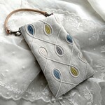 イギリス*刺繍生地*本革持手*スマホポーチ