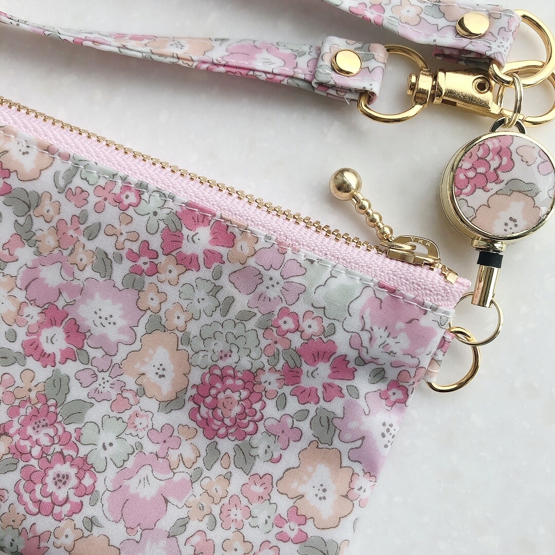 再販3♡リバティ「ミシェル」（ふわピーチ）パスケース&リール