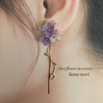 粘土の花＊アシンメトリーあじさいピアス＊イヤリング＊ピンク×パープル