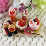 ミニチュア　春の苺たっぷりスイーツセット　ハンドメイド　タルト　フロート　ミニパフェ 