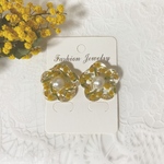 ミモザのお花型ピアス　イヤリング