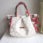 大きめ・ファスナー　コロンと丸～いトートバッグ☆赤猫きのこ＆白花3230・サブバッグ・エコバッグ