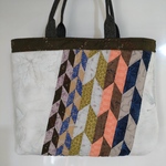 矢絣柄のキルトバック