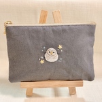 真夜中のエゾフクロウ🦉刺繍入りポーチ