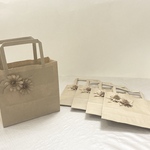 オリジナル紙袋10枚セット　お花付き　ラッピング用品　Bタイプ
