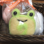 （選んでシリーズ）かえるのロールケーキもできました。