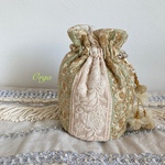 Orga bag 〜 2way インド刺繍リボンの丸底巾着バッグ　ピスタチオ