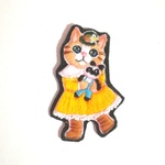 オレンジのドレスのお嬢　刺繍ブローチ
