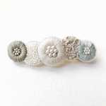 ころころ刺繍のバレッタ（春グリーン&ホワイト）