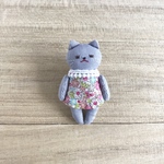 猫のブローチ