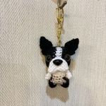 【新作】編みぐるみ犬ストラップ：ボストンテリア