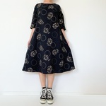 総刺繍＊アジサイの花柄ワンピース＊ダブルガーゼ＊コットン100％＊シンプル五分袖＊ブラック