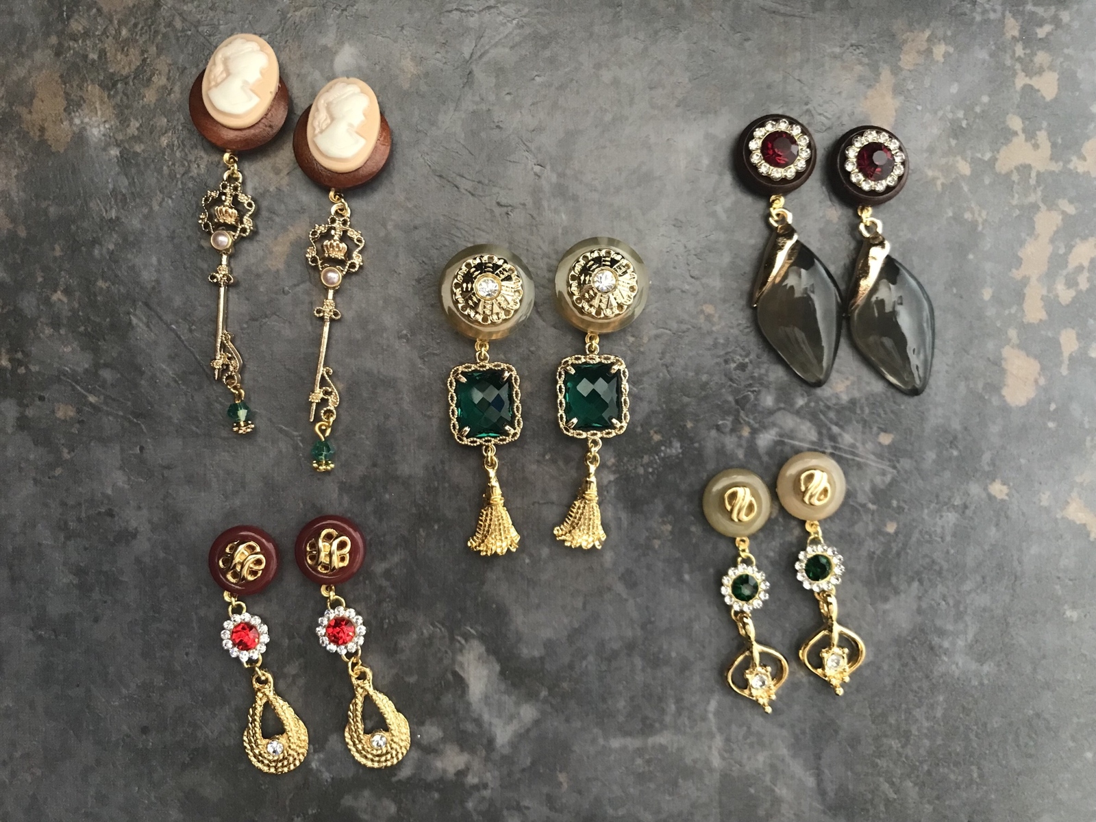 ヴィンテージ アクセサリー まとめ売り 大量 アクセサリー まとめ売りのYahoo!オークション(旧ヤフオク!)の相場