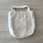 モチーフつなぎの手提げバッグ
