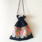 インド刺繍リボンの巾着ポーチ ブラック