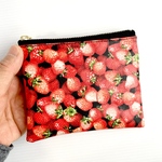 感謝セール品❤️いちごいちご🍓　便利ラミネート　ミニポーチ　12cmファスナー