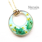 本物のお花のフープネックレス　レジンアクセサリ―