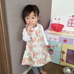 フリルつき花柄ワンピース